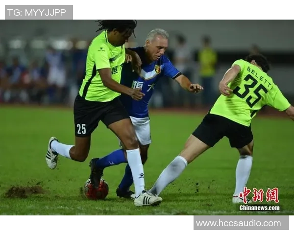 足球盛宴汇聚全球明星共同见证绿茵传奇瞬间的合照回忆