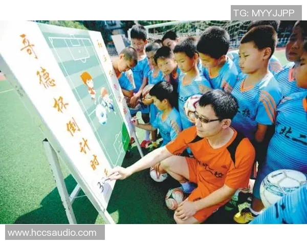 追逐梦想的脚步如何在成长中塑造自己的足球明星之路